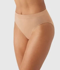 Wacoal Hi-Cut|Seamless * B-ooth® eae Hi-Cut Praline