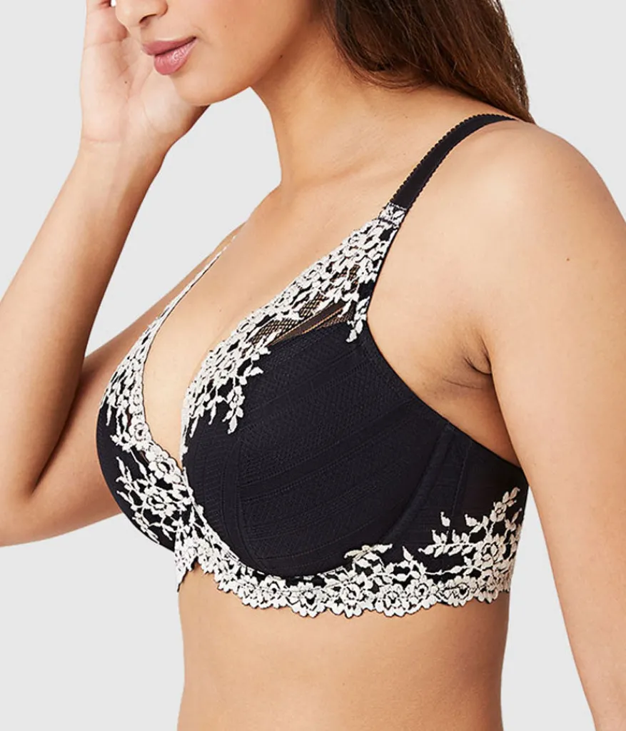 Wacoal Lace * Embrace Lace® Plunge Bra Black
