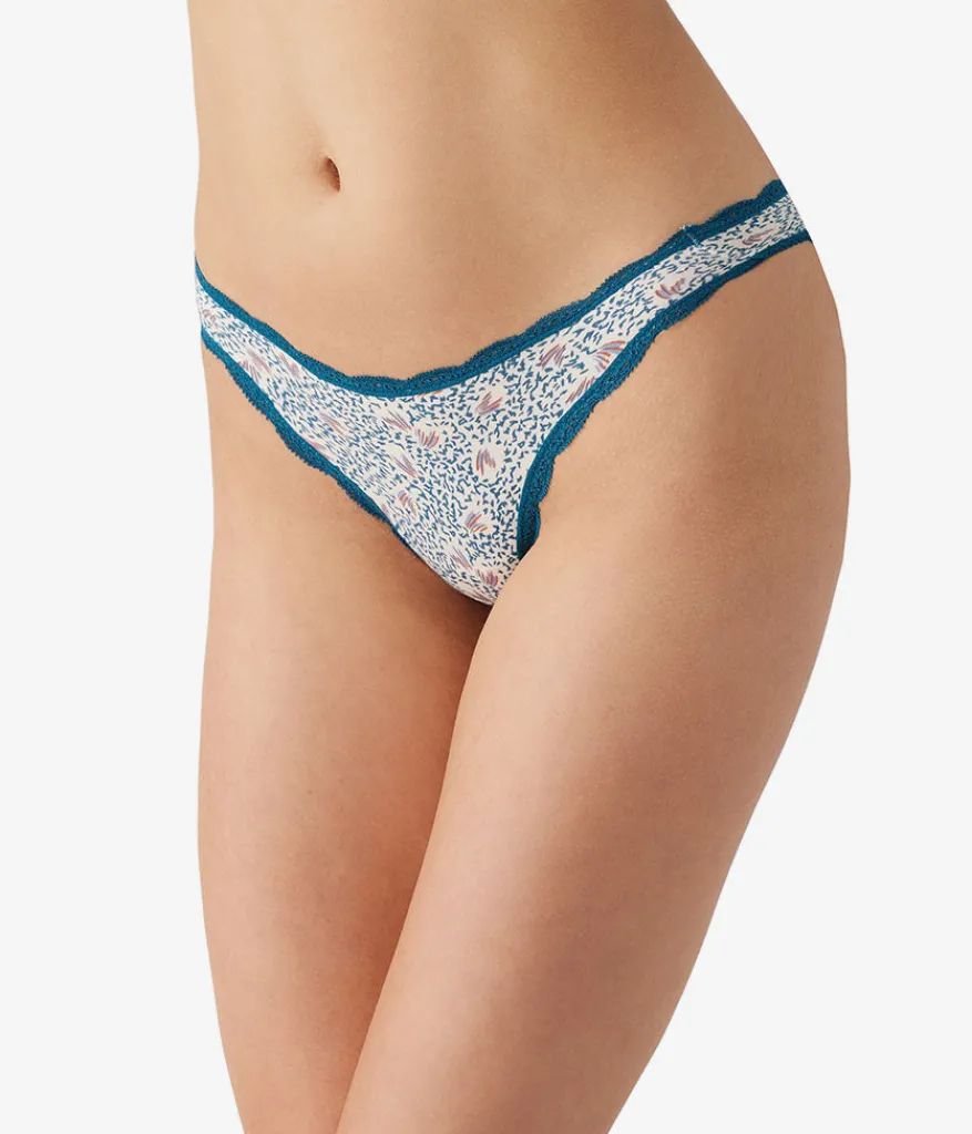 Wacoal Thong * Inpired Eyeet Thong Brushstroke